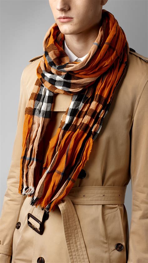 mens burberry crinkle scarf|burberry scarf men price.